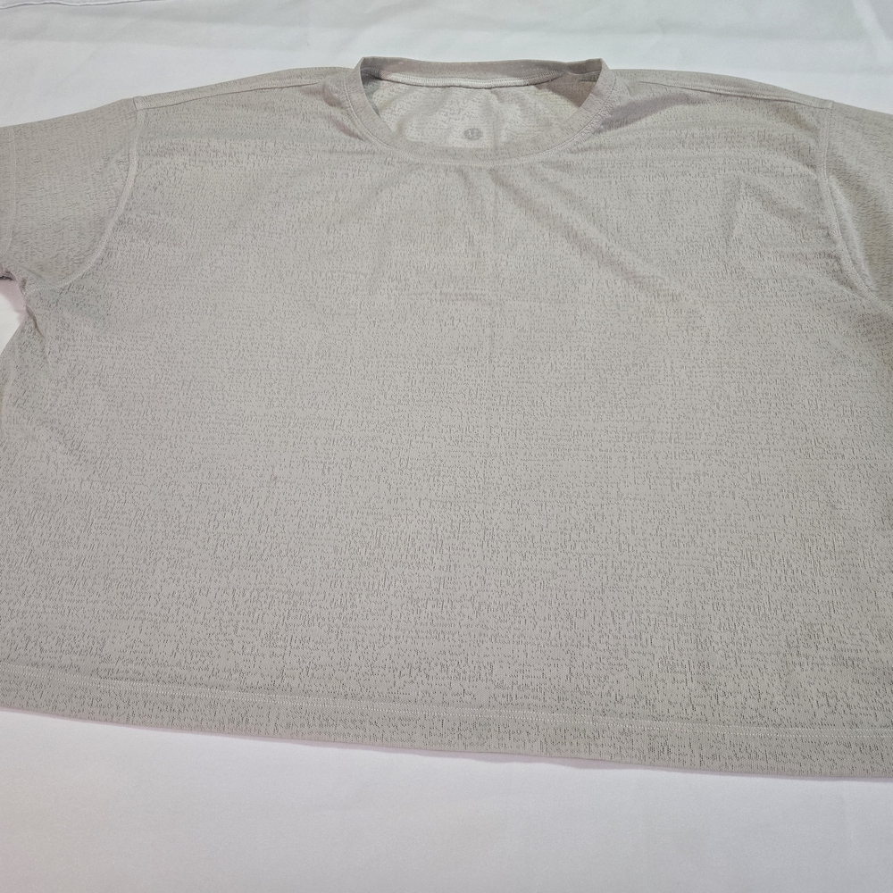 Lululemon  Cream Crop Short Sleeve Women's Tee